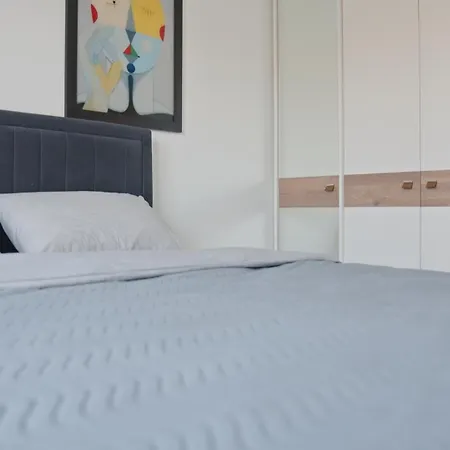 Stylish By The Sea Apartment *